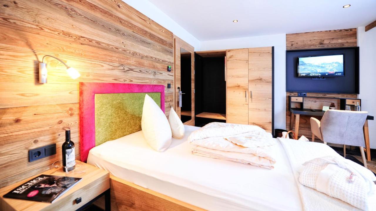 Hotel Garni Stefanie Ischgl Exteriör bild