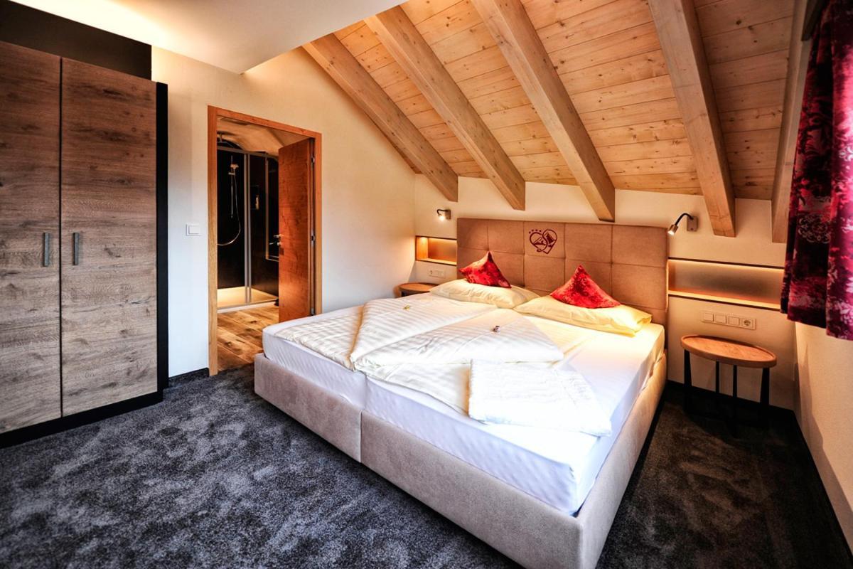 Hotel Garni Stefanie Ischgl Exteriör bild