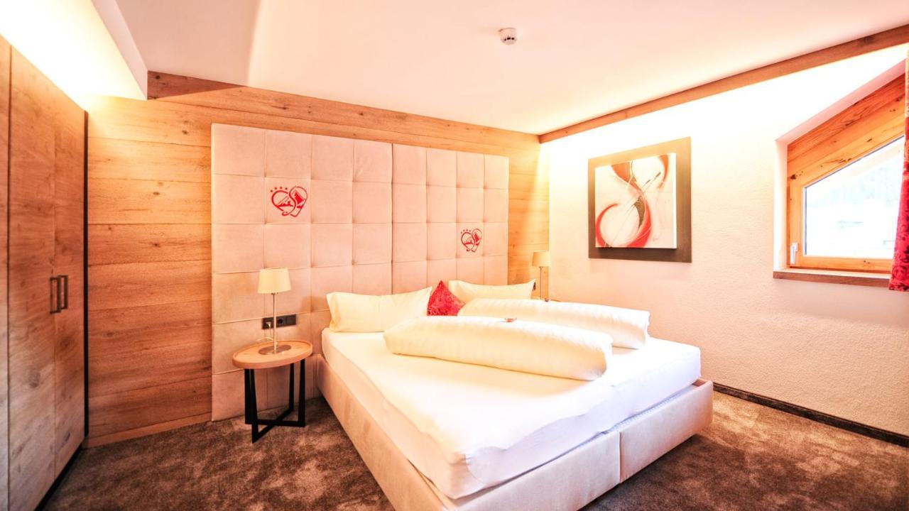 Hotel Garni Stefanie Ischgl Exteriör bild