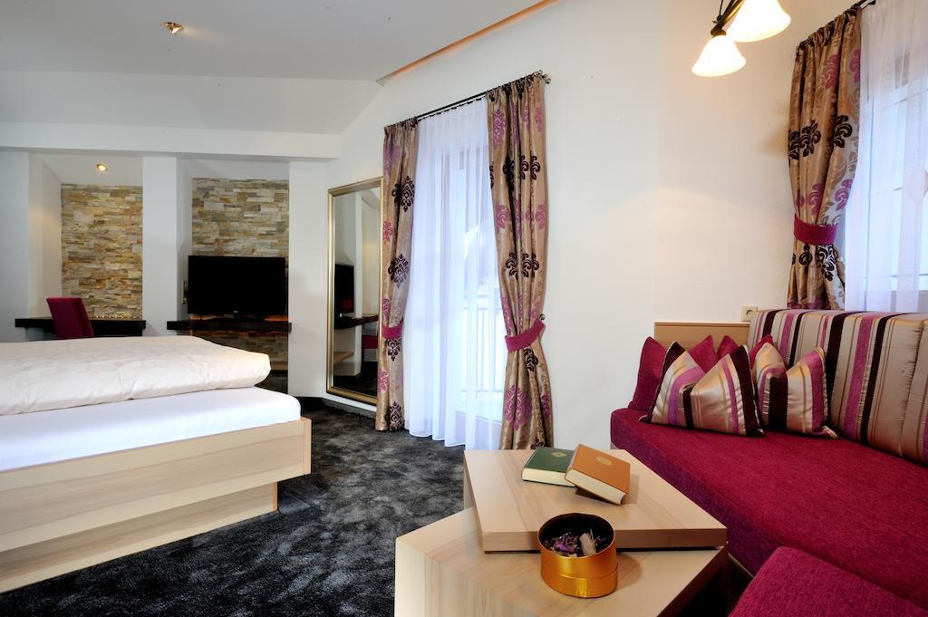 Hotel Garni Stefanie Ischgl Rum bild